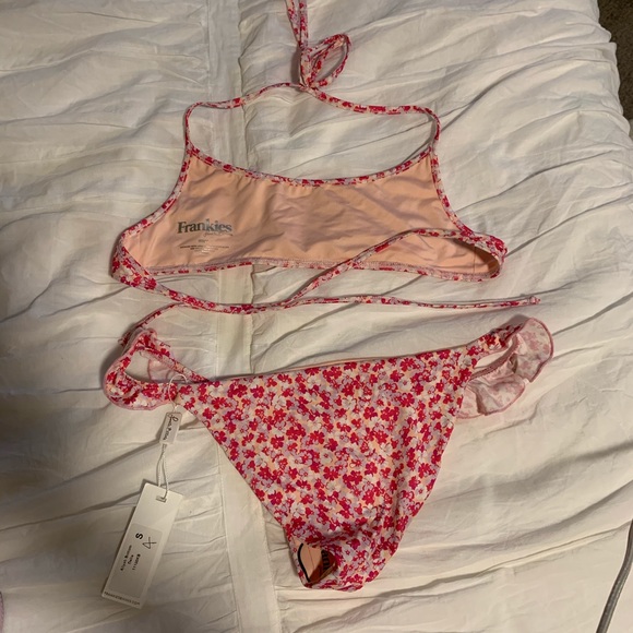 Frankies Bikinis Floral Set - Picture 4 of 8